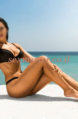 ביישנית ובלתי נשכחת, ללמוד באוניברסיטה