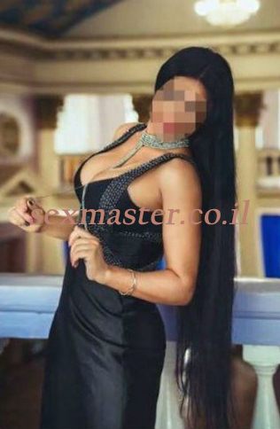 חינני, צמיחה נמוכה עם שדיים יפים, צריך מאהב