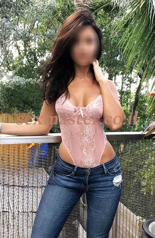 לא צנועות וחיוני, יש סקסי המותניים