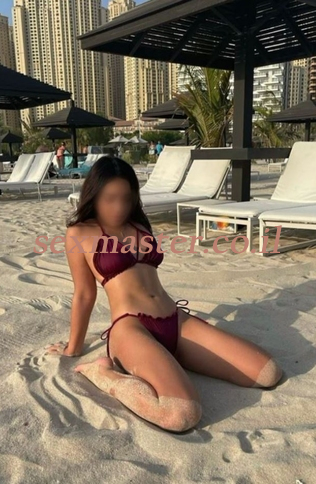 עם רגליים דקיקות וצרי ירכיים, להיפגש עם גבר, אישה